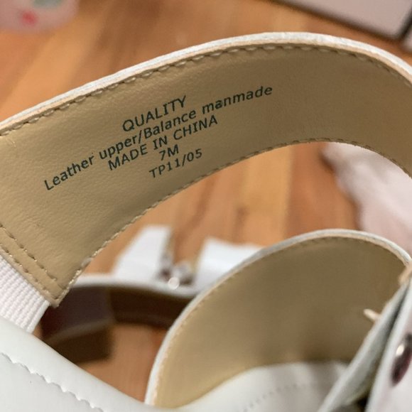 Liz Claiborne Flex Sandals - Picture 5 of 7